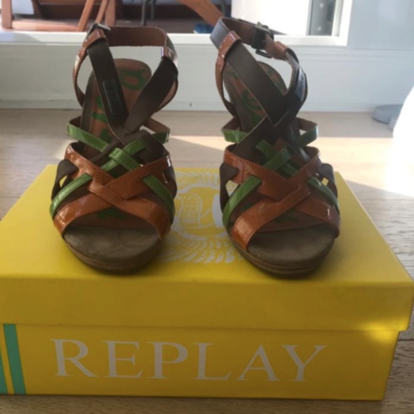 Beautiful Chic Heels - Picture 3 of 4